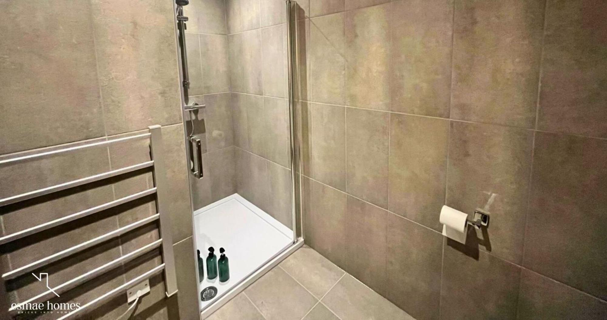 1Br Luxury Flat At Train Station - Long Stays Welcome - Just Ask Милтон-Кейнс Экстерьер фото